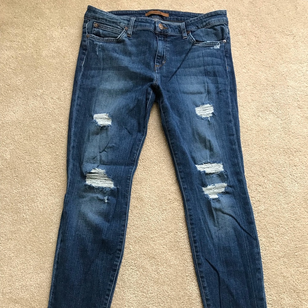 Joe’s distressed skinny jean